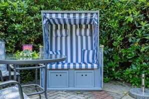 Property grounds - Vacation apartment Reemts (Frieso) - Holiday apartments Reemts 35204 (Neukamperfehn)