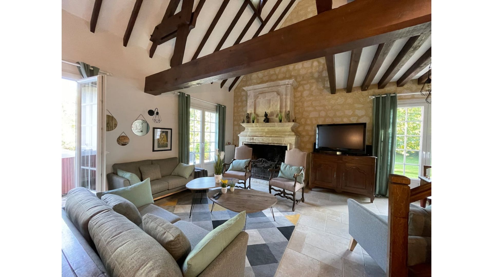 TV, fireplace, offices