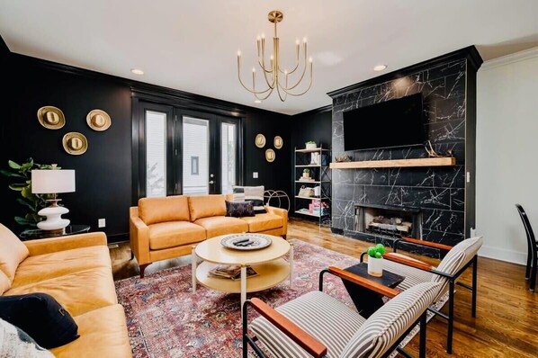 TV, fireplace, offices