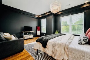 4 soverom, strykejern/-brett, wi-fi og sengetøy