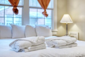 2 chambres, fer et planche à repasser, lit parapluie, Wi-Fi