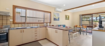 Quota Cabin - Inlet Dreaming in a Fantastic Location