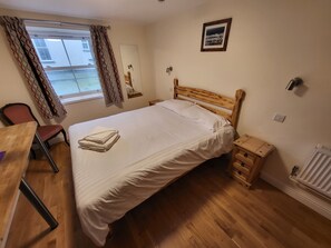 Desk, iron/ironing board, bed sheets - The Grand Harbour Hotel (Ilfracombe)