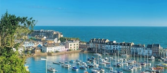 The Grand Harbour Hotel