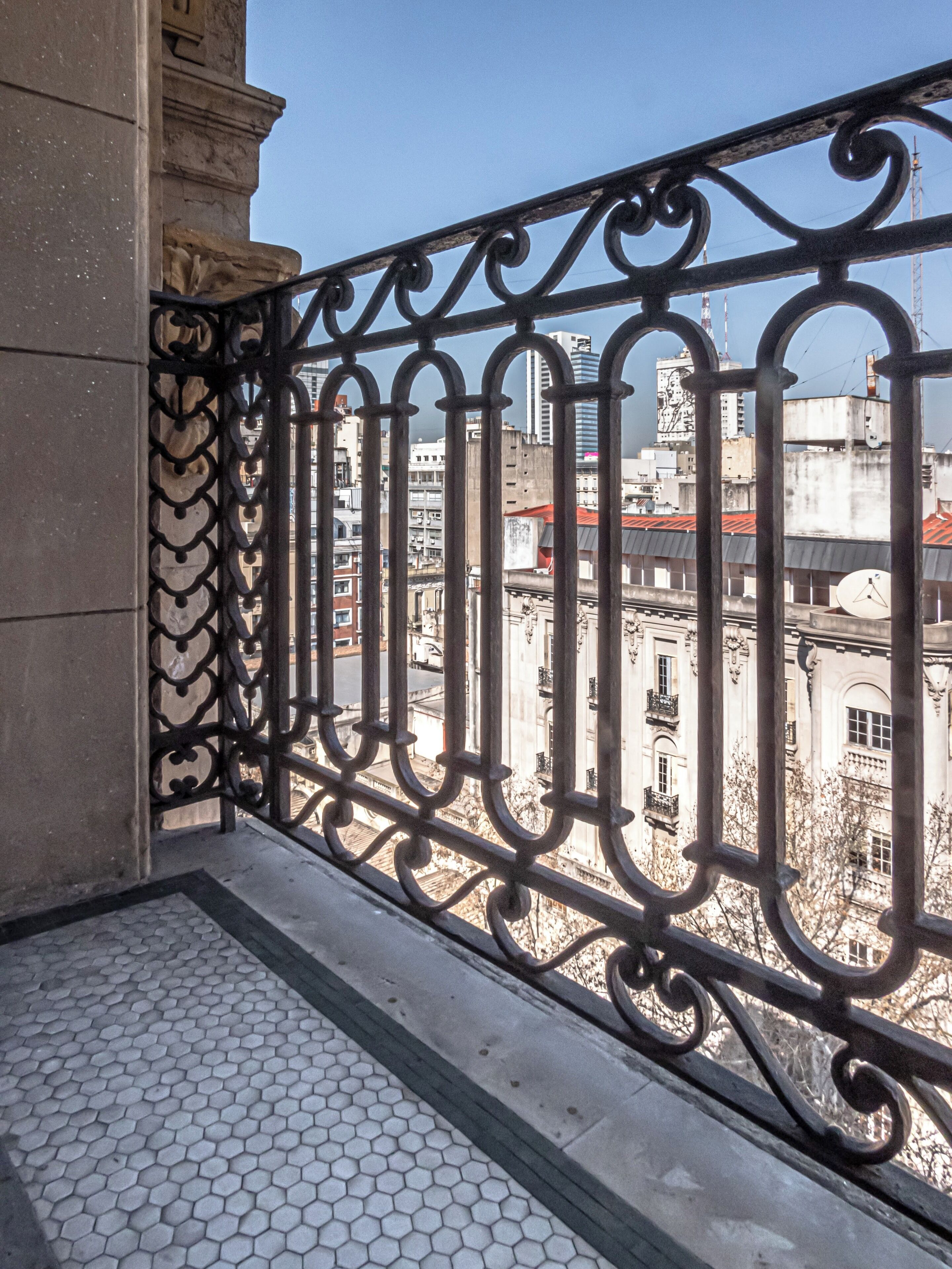 غرفة عادية رباعية | خزنة داخل الغرفة وواي فاي مجانًا وملاءات أسرّة