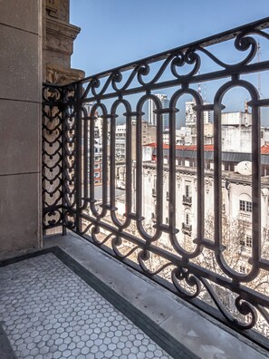 In-room safe, free WiFi, bed sheets - Hotel Marbella (Buenos Aires)