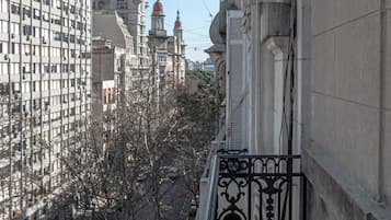 Caja de seguridad en la habitación, wifi gratis y ropa de cama