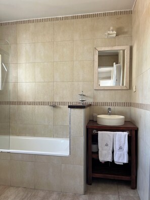 Bathroom - Hotel Marbella (Buenos Aires)