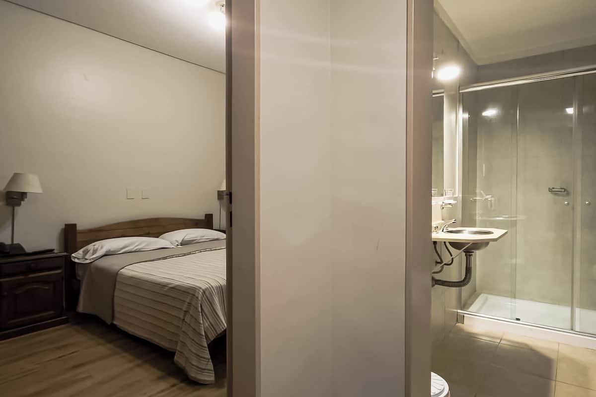 Chambre Supérieure | 1 chambre, coffres-forts dans les chambres, Wi-Fi gratuit, draps fournis