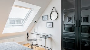 Room - Plum Guide - Geometry Farben (Berlin)