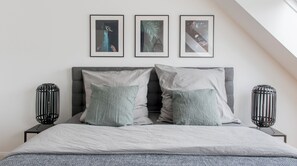 2 chambres, fer et planche à repasser