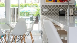 Dining - Plum Guide - Smoketree (Palm Springs)