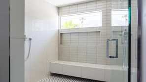 Dusche, Designer-Toilettenartikel