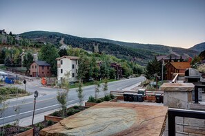 Property grounds - 607 Deer Valley Drive: 5 BR / 6 BA condo in Deer Valley, Sleeps 11 (Deer Valley)