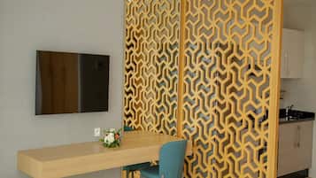 Studio, 1 Schlafzimmer | Minibar, Zimmersafe, Schreibtisch, laptopgeeigneter Arbeitsplatz