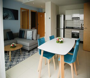 LED 电视、办公室