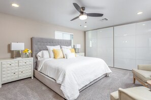 4 bedrooms, iron/ironing board