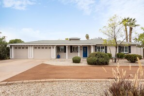 Exterior - Plum Guide - Blue On Blue (Phoenix)