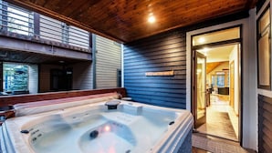 Bathroom - Plum Guide - The Mountain Slopes (Park City)