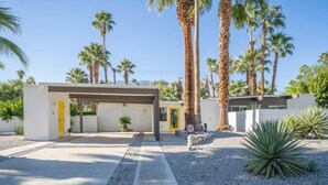 Unclassified image, 2 of 31, button - Plum Guide - Sway (Palm Springs)