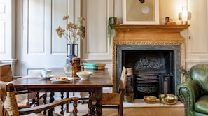 Interior - Plum Guide - Rose & Slate (Bath)