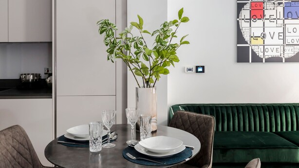 Unclassified image, 1 of 9, button - Plum Guide - Verdant Chance (London)