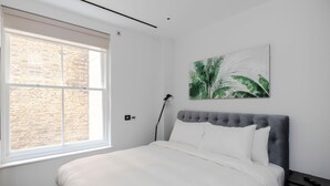 Unclassified image, 3 of 9, button - Plum Guide - Verdant Chance (London)