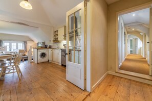Interior - Plum Guide - The Constable (Colchester)