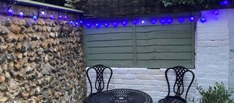 Alma Cottage - Romantic Retreat w/ Log Burner