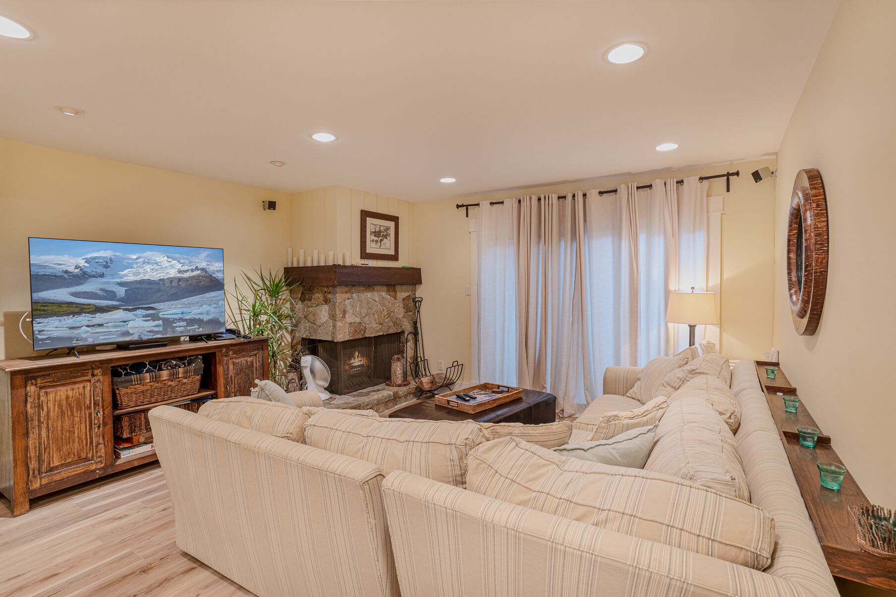 Smart TV, DVD player, books, video library