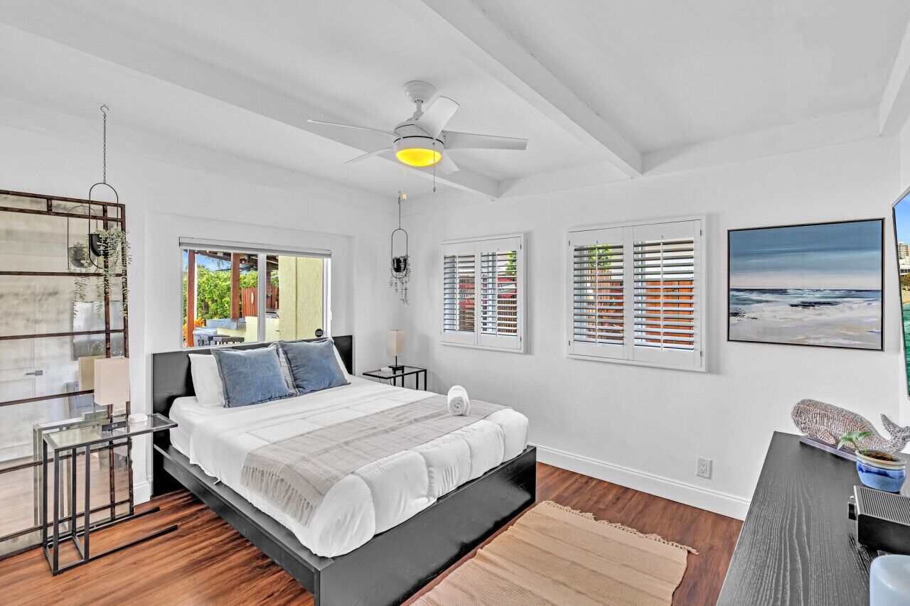 3 bedrooms, desk, iron/ironing board, free WiFi