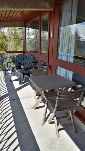 Outdoor dining - travelski home select - Résidence Thuria - 3 pièces 8 personnes n°812 (Les Arcs)