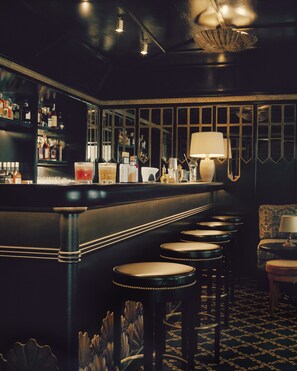2 bars/lounges - Hôtel Château Voltaire (Paris)