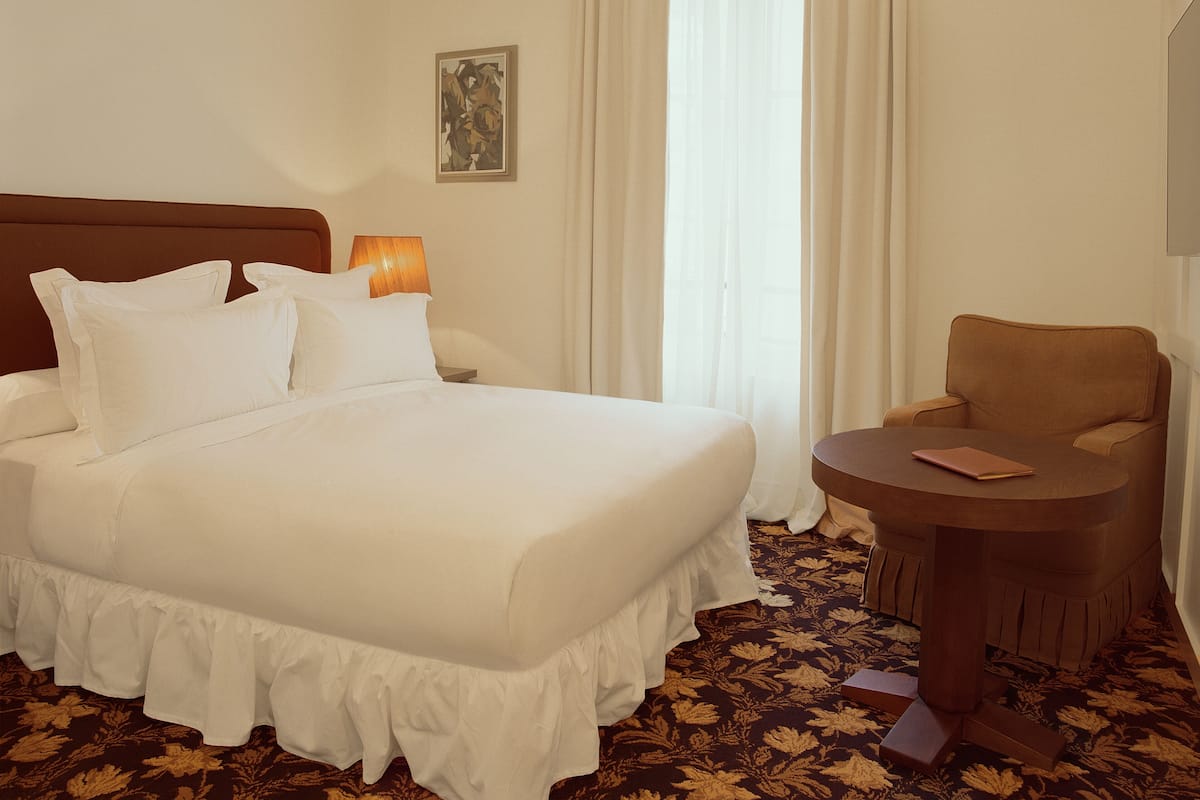 1 bedroom, premium bedding, pillow-top beds, minibar
