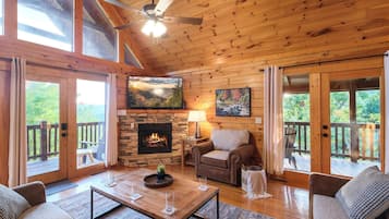 Smart TV, fireplace