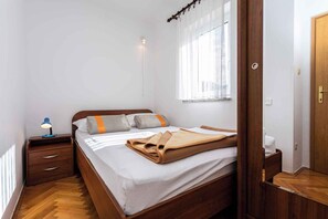 1 bedroom, WiFi - Holiday apartment with mountain view (Baška)