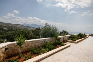 Terrace/patio - Manazil Mani Luxury villas - 3 bedroom villas with panoramic sea & mountain view (Stoupa)
