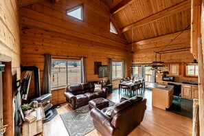 Televisión y chimenea