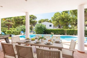 Outdoor dining - Villa Gabriel Son Parc by Villa Plus (Son Parc)