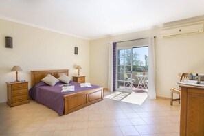 4 bedrooms, WiFi, bed sheets - Villa Teotel by Villa Plus (Almancil)