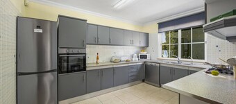 Villa Canas by Villa Plus