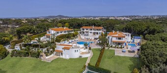 Villa Canas by Villa Plus