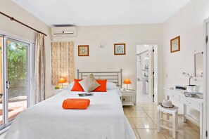 5 bedrooms, WiFi, bed sheets