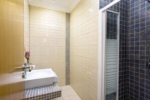 Hair dryer, towels