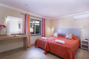 4 bedrooms, iron/ironing board, free WiFi, bed sheets - Villa Siroco by Villa Plus (Albufeira)