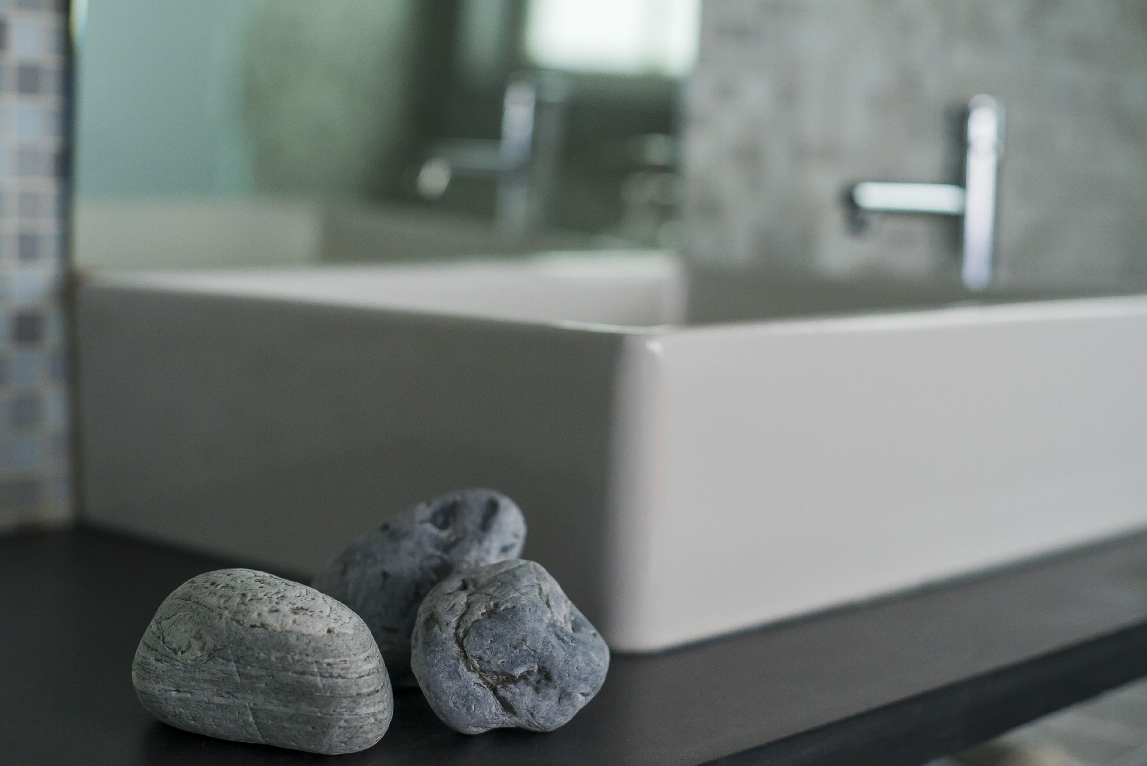 Combined shower/tub, hair dryer, towels, soap