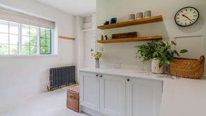 Interior - Court Cottage - sleeps 8 guests  in 4 bedrooms (Painswick)