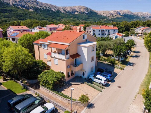 Holiday apartment with two balconies and air conditioning