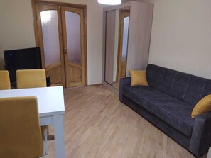 Smart TV - Dry Bridge (Tbilisi)