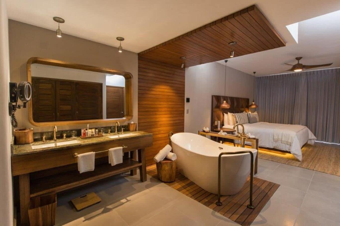 free minibar, iron/ironing board, bed sheets